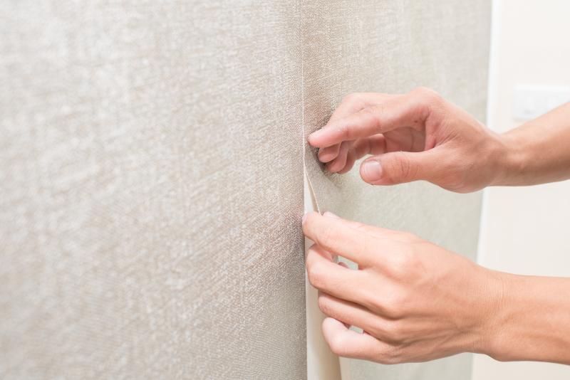 Pose de papier peint, les techniques professionnelles pour un résultat impeccable