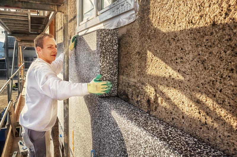 Isolation des combles par un artisan Qualibat, un investissement rentable